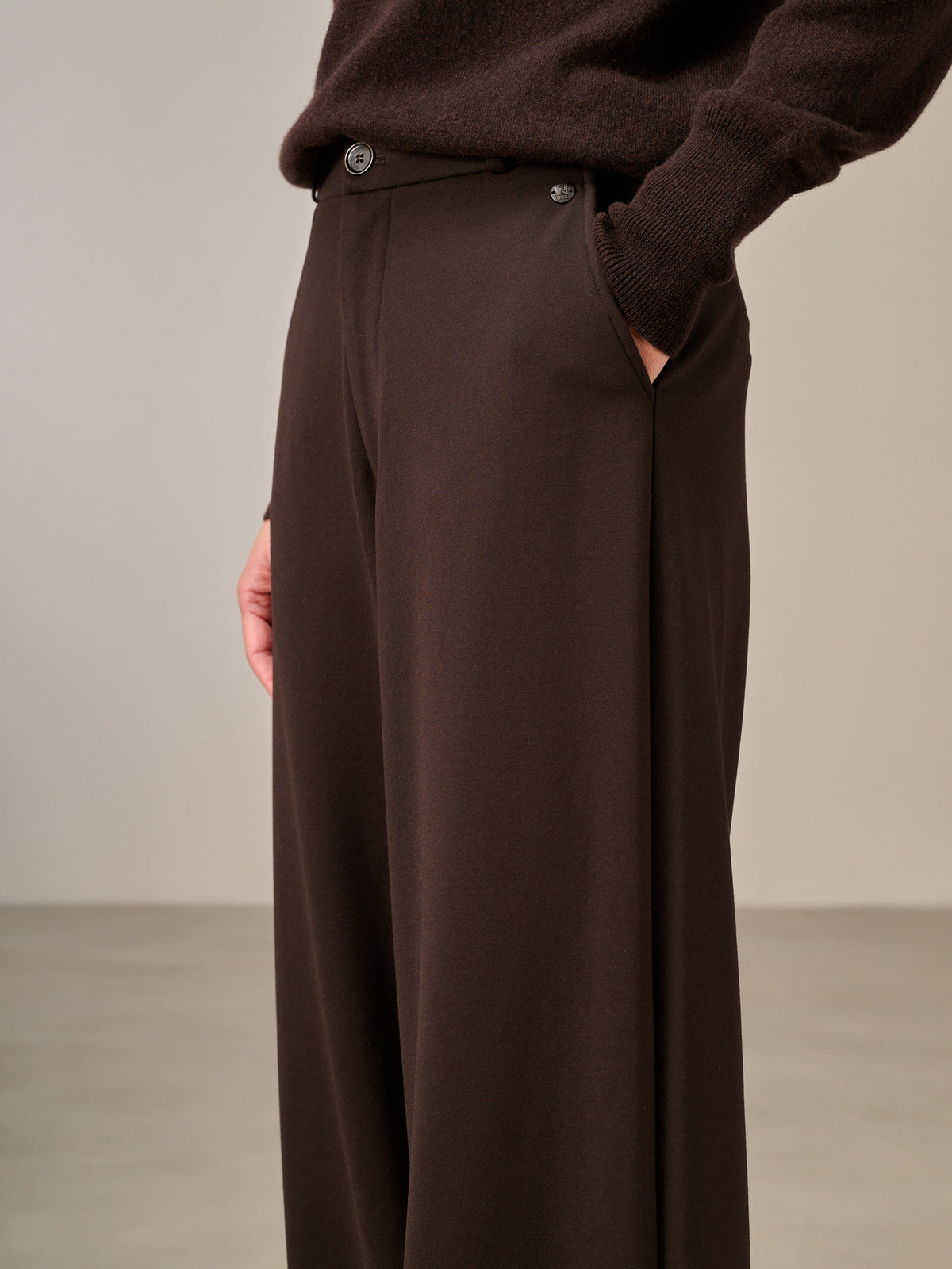 Wide-leg pants