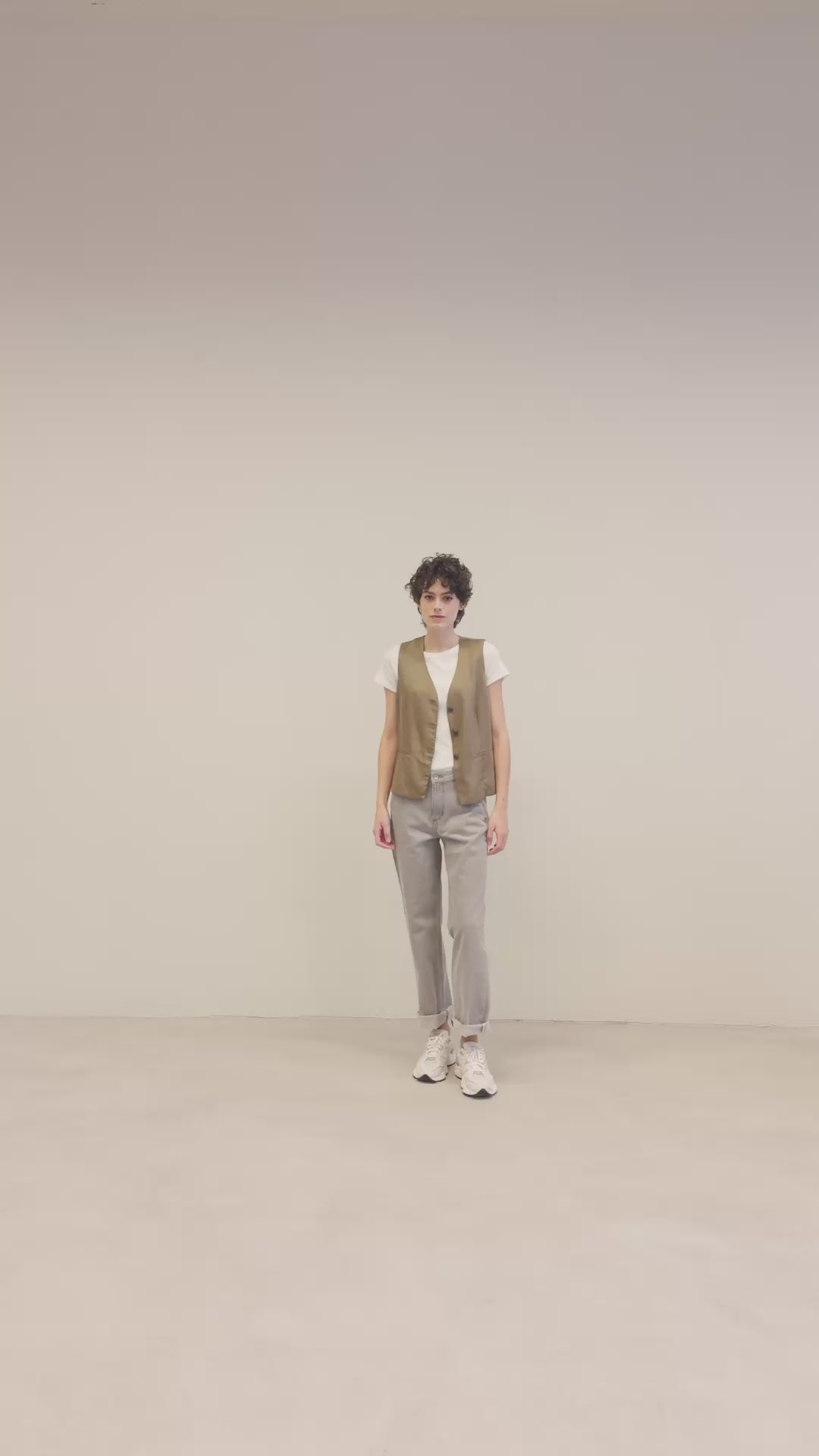 F26087_lgrey.den_7